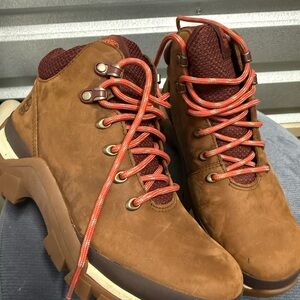 Timberline Maroon Sneakers